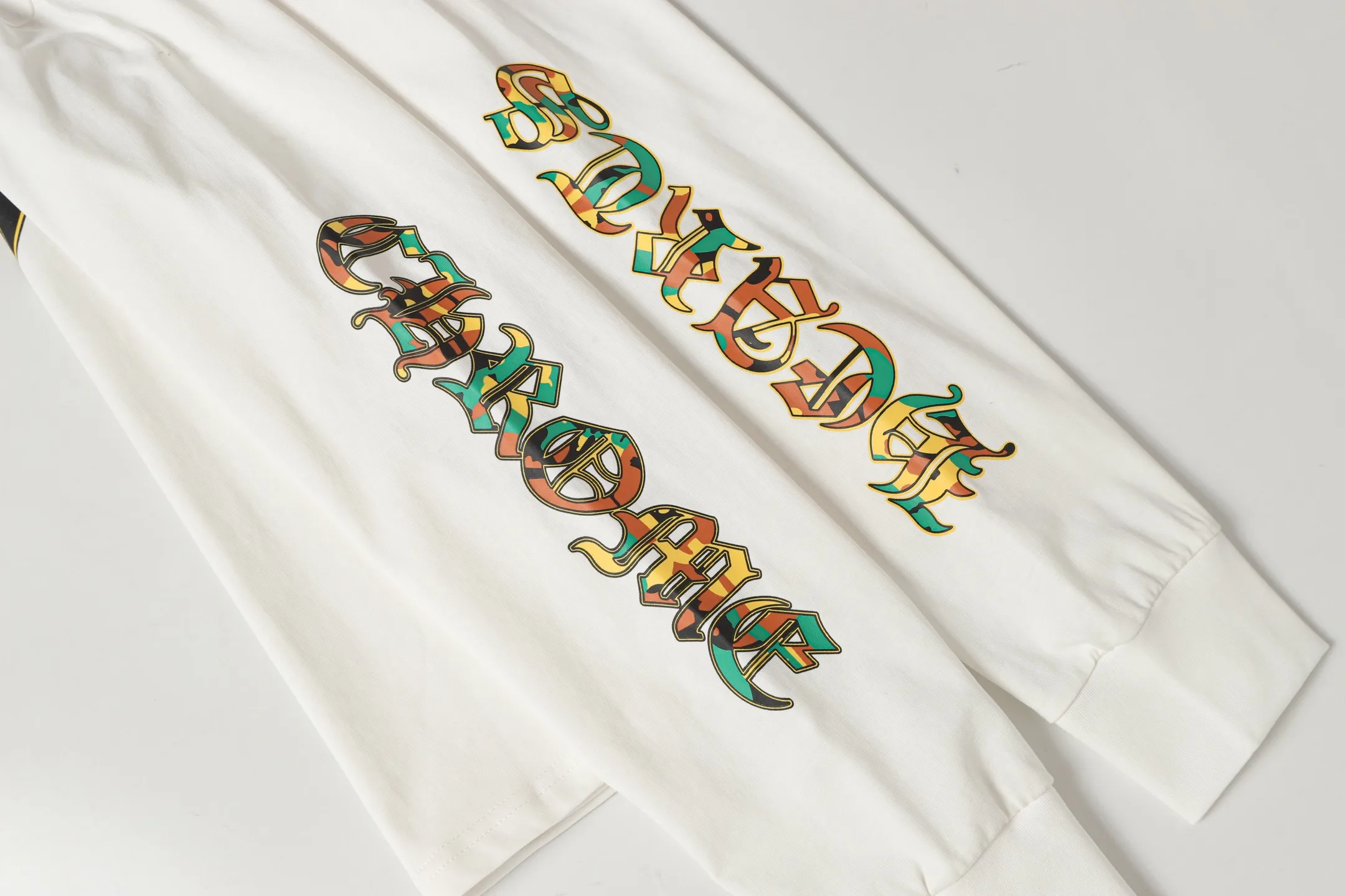 P160 K2143 cross-border model, please do not place an order if you pursue quality. -Chrome Hearts/Chrome Hearts Sanskrit horseshoe printed popular long-sleeved T-shirt -High weight, high density and high quality. The wool is soft, delicate and skin-friendly. It feels soft and silky. It has excellent warmth and skin-friendly properties.